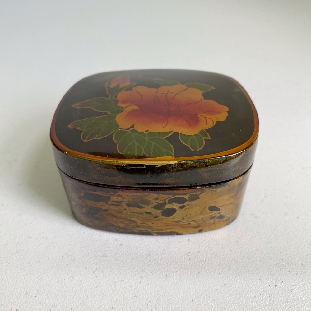 Vintage 70s Paper-mâché Trinket box